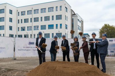 Spatenstich bei Thor