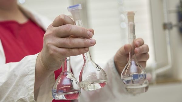 Ausbildung in der Chemie2020  trotz Corona stabil