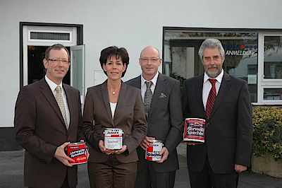 Für Treue zum Unternehmen geehrt Für Treue zum Unternehmen geehrt