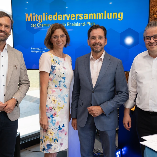 Chemie im Dialog mit der Stellvertretenden Ministerpräsidentin und Arbeitsministerin Sabine Bätzing-Lichtenthäler