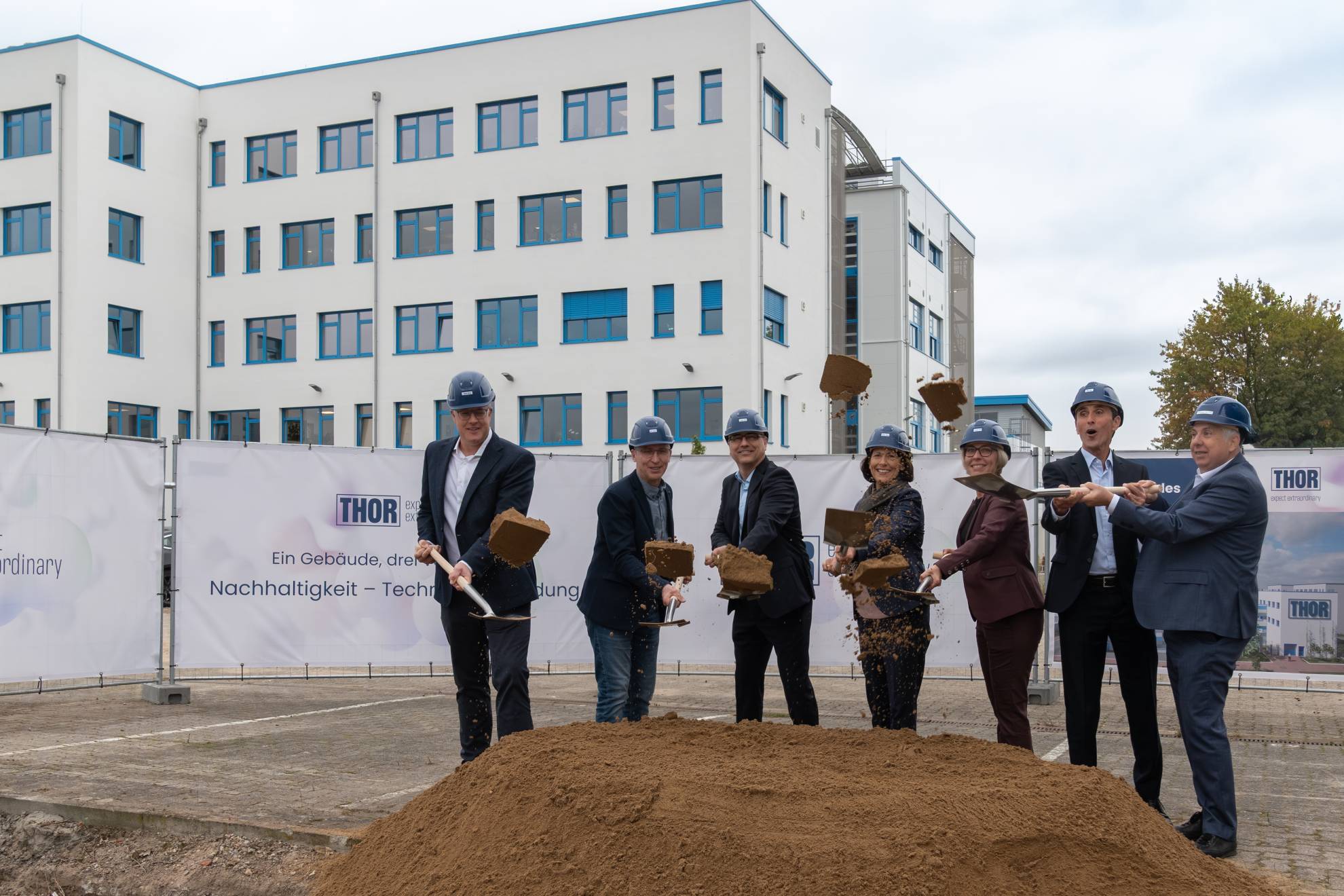 Spatenstich bei Thor