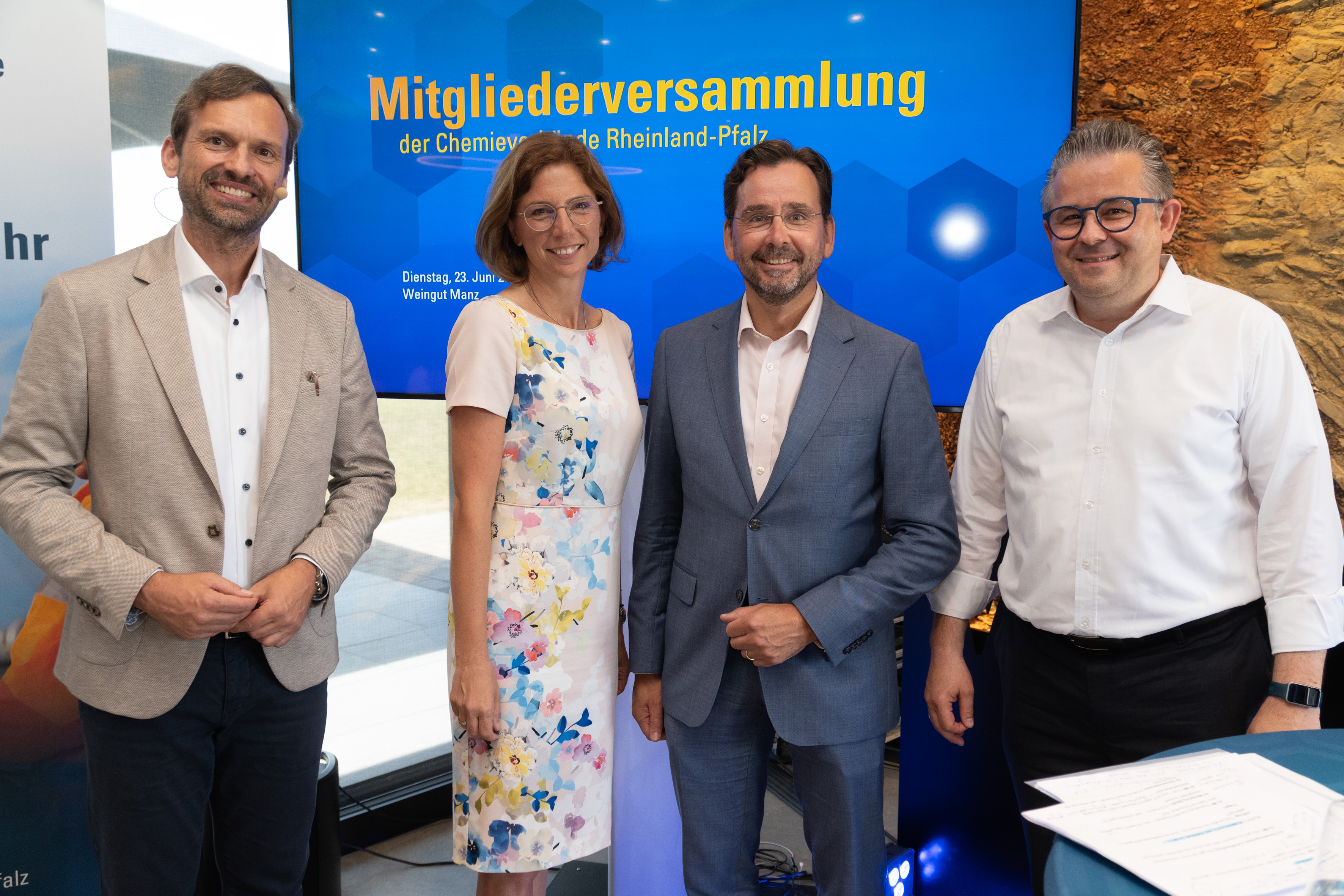 Chemie im Dialog mit der Stellvertretenden Ministerpräsidentin und Arbeitsministerin Sabine Bätzing-Lichtenthäler